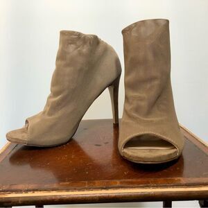 Lilian Size 8 Net Heels